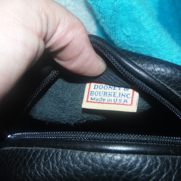 Vintage Dooney and Bourke Mini Explorer Camera Bag - Picture 6 of 6